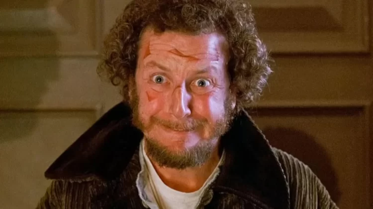 Si fitoi miliona personazhi negativ i filmit “Home Alone”?
