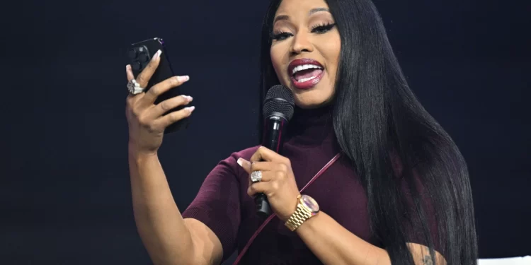 Nicki thotë ‘model’ për Trump: Reperja befason me mbështetjen e hapur politike