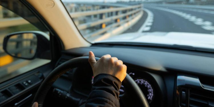 Kush është drejtuesi më i rrezikshëm i makinës? Studimi zbulon grupmoshën më të pasigurt në timon