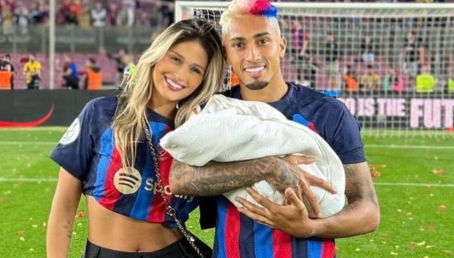 “Raphinha luan basketboll?”, partnerja e sulmuesit shfryn pas ceremonisë së FIFA-s