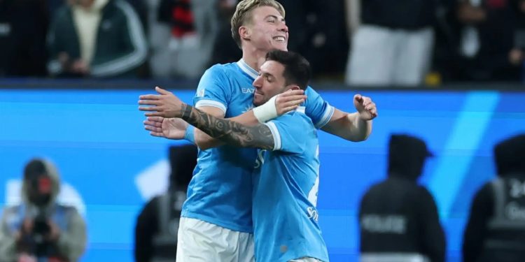 Napoli “thyen” Milan, Neres-Hojlund dërgojnë Conte në finale, Allegri shpërthen ndaj Oriali-t, blutë akuzojnë