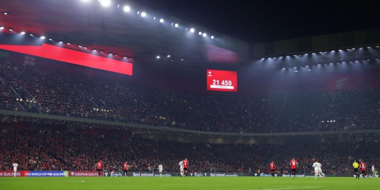 UEFA gjobit sërish Shqipërinë, por FSHF falënderon tifozët: Sjellje shembullore