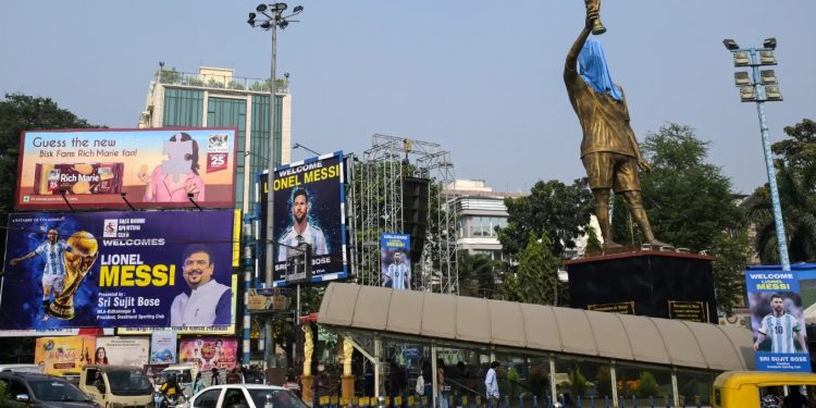 I shoqëruar me eskortë dhe roje të armatosur rëndë, India tërbohet pas Messi-t, masa ekstreme sigurie