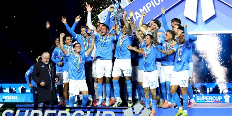 VIDEO/ Neres i dhuroi trofeun e 10-të në karrierë, Conte: Në futboll kujtohen vetëm fituesit