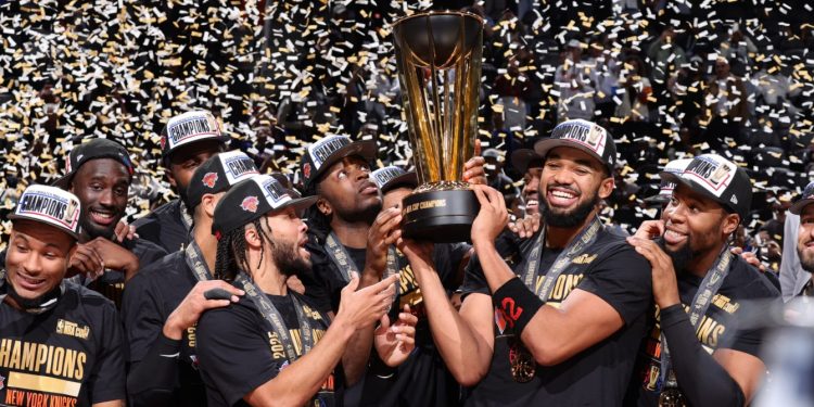 52 vite pritje, New York Knicks fiton NBA Cup, “thyen” San Antonio Spurs në finale (VIDEO)