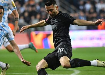 Doli nga fusha me barelë, dëmtohet Arbër Hoxha