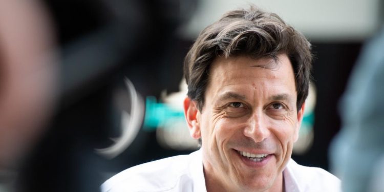 Mercedesi me avantazh, Volf: Janë thashetheme