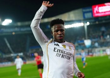 Real-Vinicius, tifozët firmosin divorcin, vërshëllehet në korr