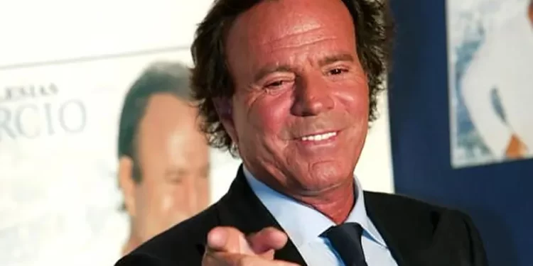 Deklarata e Julio Iglesias pas akuzave për sulm seksual: Nuk jam ndjerë kurrë kaq keq