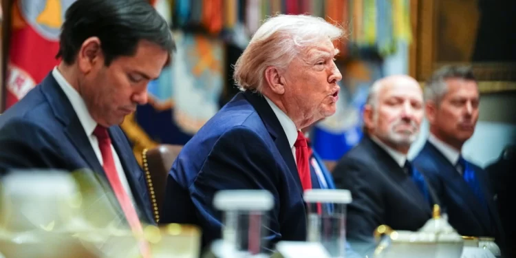 Fle në mbledhjet e kabinetit? Trump: E keni gabim, jam i mërzitur