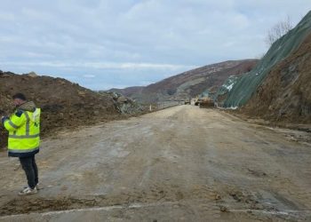 11 ditë e bllokuar prej rrëshqitjes së dherave, hapet nesër për qarkullim aksi Qukës–Qafë Plloçë