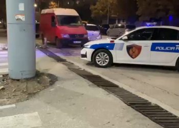 Plagosje me thikë në Vlorë