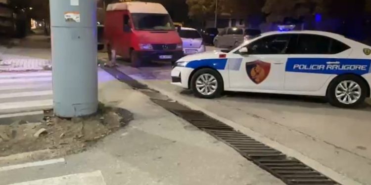 Plagosje me thikë në Vlorë