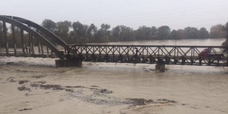 Ministria e Mbrojtjes shpall evakuim urgjent në Vlorë e Novoselë