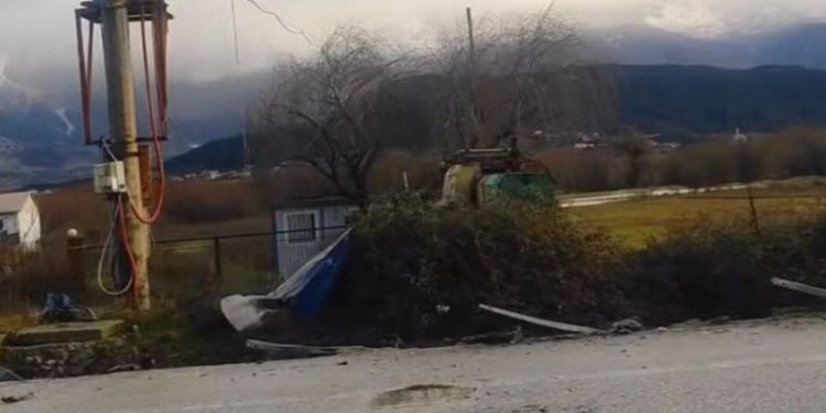 Aksident në autostradën Gjirokastër-Tepelenë