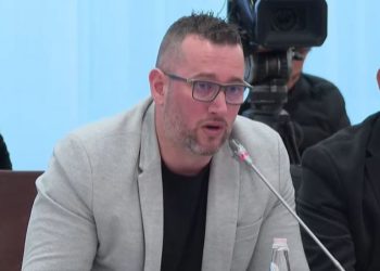 Flor Binaj: O duhet të merremi vesh tani, ose s’kemi pse të qahemi! Do iki të marrë fëmijët nga kopshti