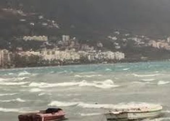 Moti i keq, ndalohet lëvizja e mjeteve të vogla dhe të peshkimit në Portin e Vlorës