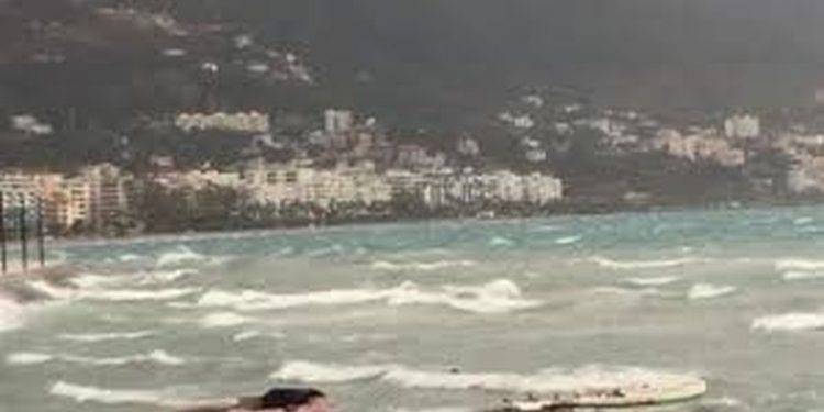 Moti i keq, ndalohet lëvizja e mjeteve të vogla dhe të peshkimit në Portin e Vlorës