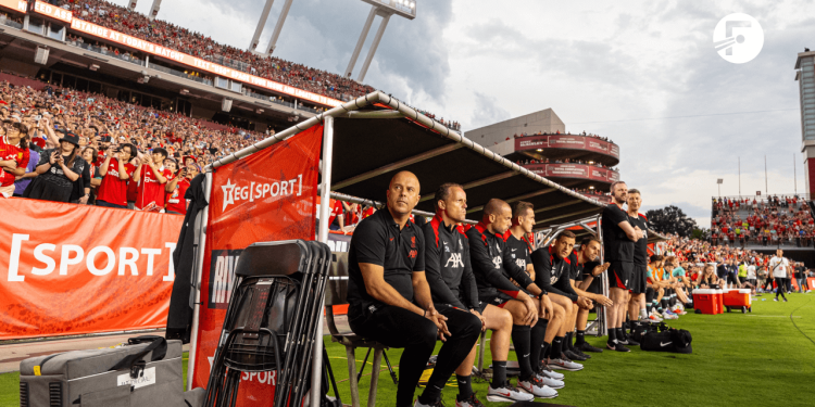 Liverpool, Arne Slot: Nuk nënvlerësoj askënd, Barnsley na ka mundur herën e fundit