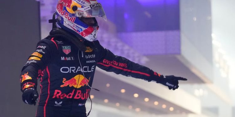 Formula 1 drejt sezonit të ri, Red Bulli dhe Versttapen hapin të parët kartat