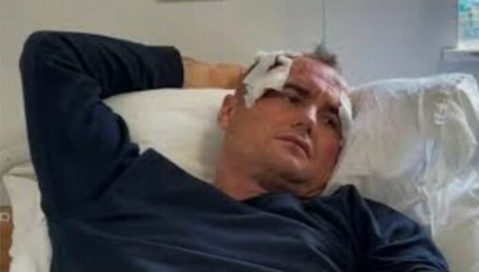 Çmenduri shqiptare  Polici rreh babë e bir në pragun e derës për një kompliment në rrjetet sociale ndaj motrës së tij