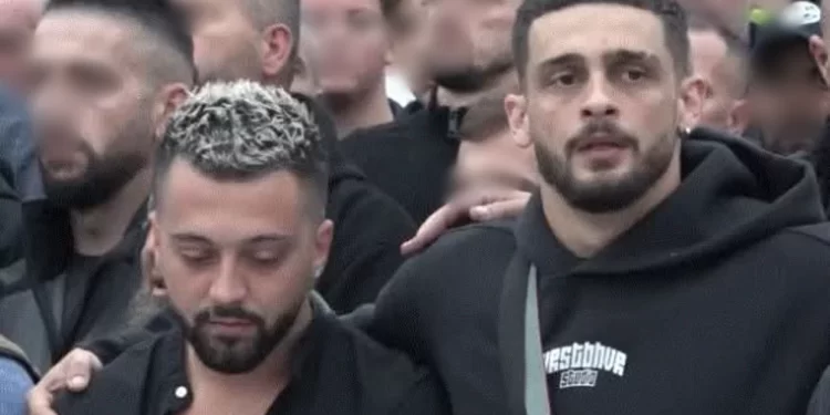 “Mos e hap këtë temë” – DJ Gimbo ndalon Rogertin pasi përmendi vdekjen e vëllait të Gjestit