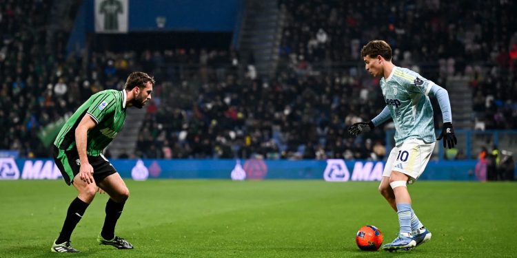 Spektakël bardhezi në Serie A, Juve thyen Sassuolon (VIDEO)