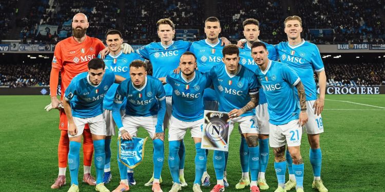 Napoli shmang humbjen ndaj Veronës, 4 gola në ndeshjen e Serie A