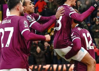 Broja me shokë i marrin barazimin United, sulmuesi kuqezi titullar