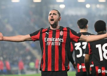 Show i Rabiot dhe një super Maignan, Milan triumfon ndaj Como-s, Allegri: Nuk ishte përgjigje ndaj Inter, objektiv mbetet Champions (VIDEO)
