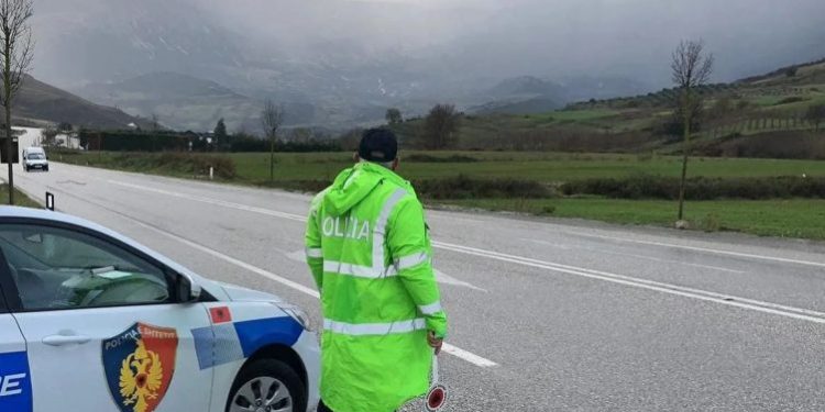 Moti i keq/ Policia thirrje qytetarëve: Zbatoni rregullat e qarkullimit rrugor