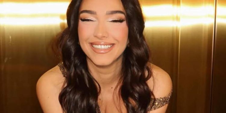 ‘Tajm Kastrati’/ Jonida Vokshi bëhet sërish ‘meme’, gafa e madhe gjatë prezantimit