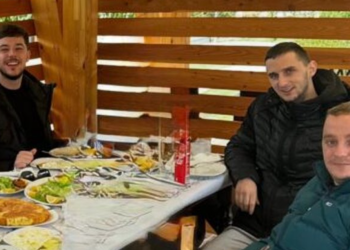 “Pse m’i more o Zot?”, aktori bën reagimin prekës për të rinjtë nga Tepelena: Të lutem m’i ruaj atje lart (FOTO)