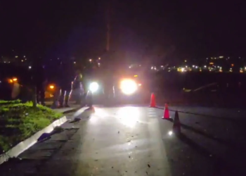 Aksident në Bypassin e Fierit, furgoni përplaset me veturën