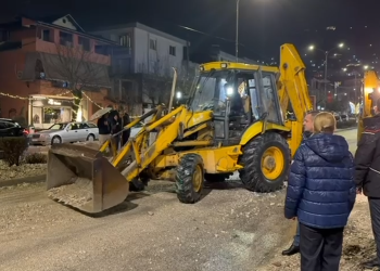 Gjirokastra në emergjencë, nis puna për pastrimin e rrugëve nga inertet (VIDEO)
