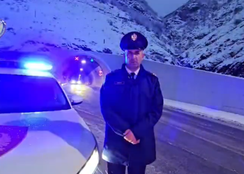 Drejtori i Policisë Rrugore ka një thirrje për shoferët
