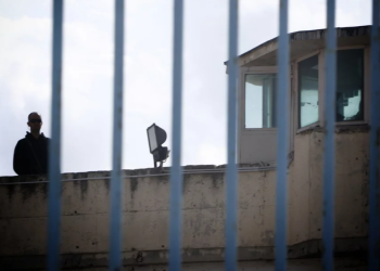 Shqiptari nga Gjirokastra plagoset me thikë në burgun grek (Emri)