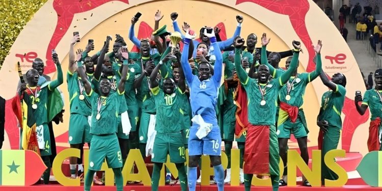 KUPA AFRIKËS/ Protesta, VAR, braktisje e fushës dhe shumë kaos, në fund triumfon Senegal, thyen Maroku në një finale dramatike (VIDEO)