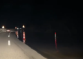 Vjosa del nga shtrati, uji vërshon në autostradën Vlorë-Levan