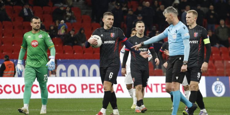 Balaj dhe Kallaku nderojnë Vllzaninë, fitore e madhe ndaj Dinamos