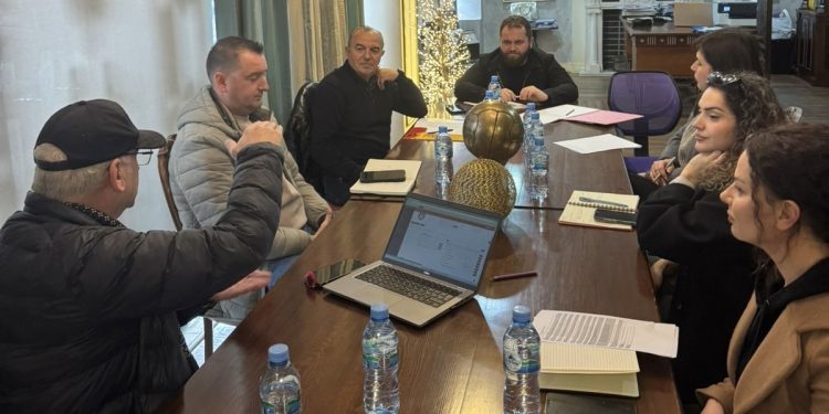 Procesi i licencimit të klubeve për sezonin 2026–2027 / FSHF zhvillon takime me KF Tiranën & FK Partizanin