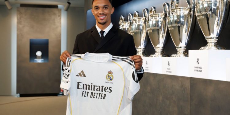 Alexander-Arnold jashtë planeve të Realit, projektohet rikthimi në Angli