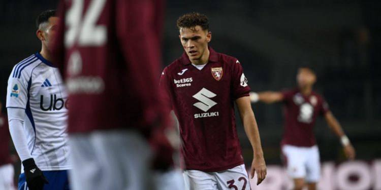 Baroni “fshin” Asllanin, Torino i bën dalje mesfushorit kuqezi