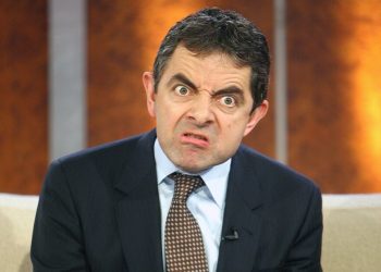 Fakte të pabesueshme për Rowan Atkinson, nga shpëtimi i familjes nga një aksident avioni tek lidhja me familjen mbretërore