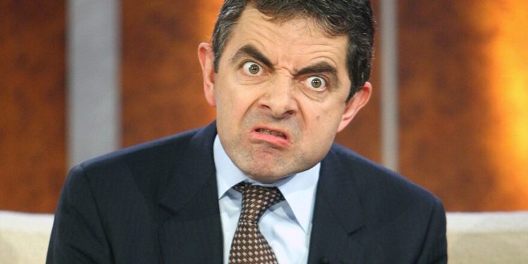 Fakte të pabesueshme për Rowan Atkinson, nga shpëtimi i familjes nga një aksident avioni tek lidhja me familjen mbretërore