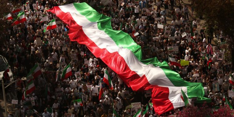 Mbi 12 mijë të vrarë në pak ditë, por pa bujë globale: Pse bota po hesht për Iranin?