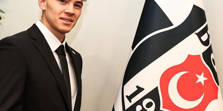 Nuk gjeti hapësira as tek Torino, Kristjan Asllani huazohet në Turqi. Mesfushori kuqezi firmos me Besiktas