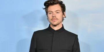 Fansat sulmojnë Harry Styles për biletat e turneut: Je lakmitar dhe i shkëputur nga realiteti