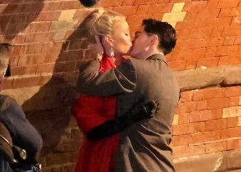 Skenat romantike me Timothée Chalamet, Gwyneth Paltrow tregon se ishte në siklet!