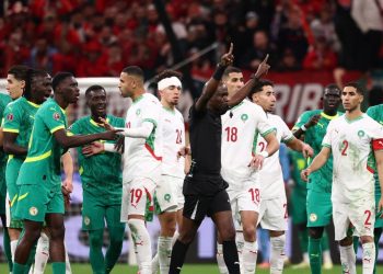 Kaosi në finalen e Kupës së Afrikës, pezullime dhe gjoba nga FIFA